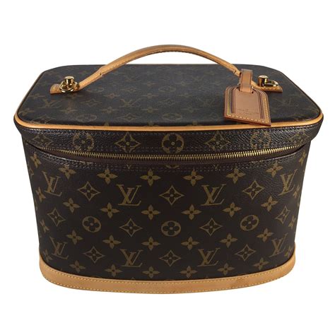 louis vuitton nice vanity case.